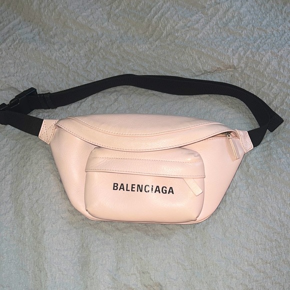 fanny bag balenciaga